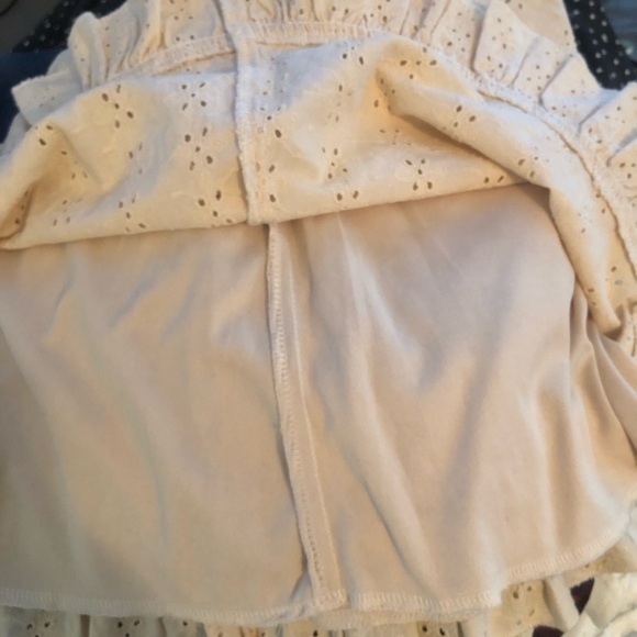 Cream eyelet Mini Skirt with Ruffled Hem with lining. 30” around 30” length.used - Picture 5 of 6